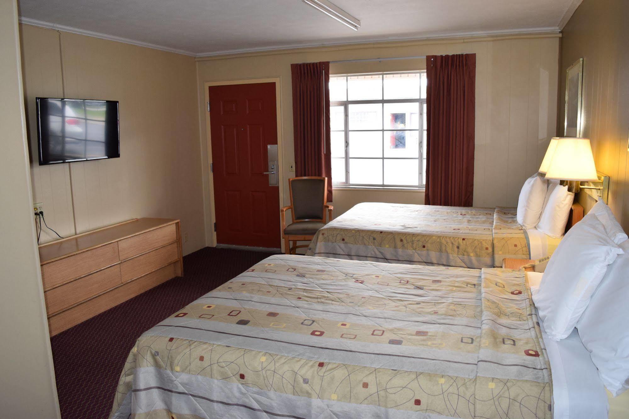 Economy Inn Taylorville Exteriör bild