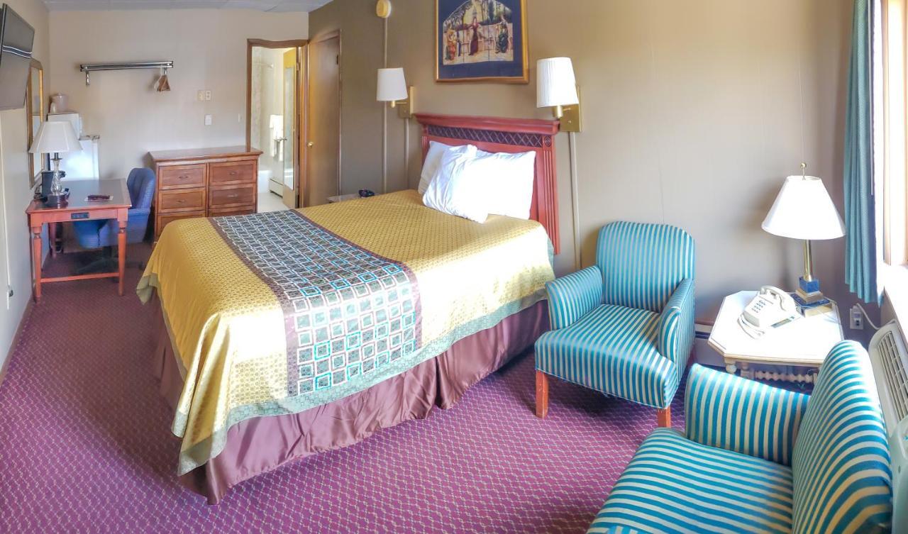 Economy Inn Taylorville Exteriör bild